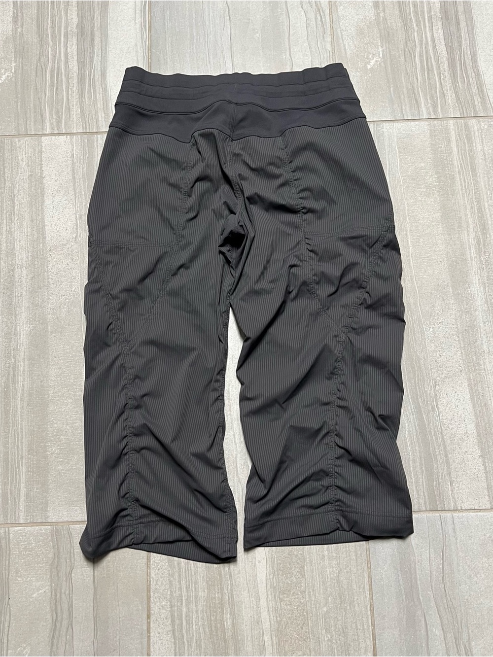 Lululemon Studio Crop in gray - Picture 6 of 10